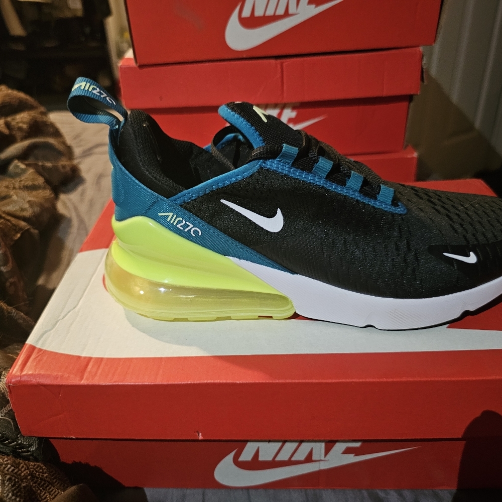 Nike Air Max 270